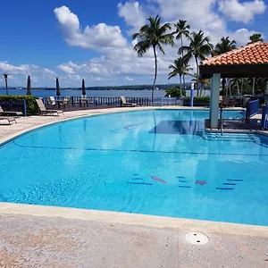 Golf Y Playa En Deportivo De Cabo Rojo